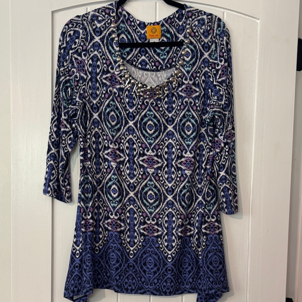 Ruby Rd. embellished top. Multi color.